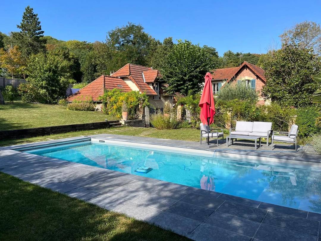 Louveciennes - Family house with swimming pool - 260m2