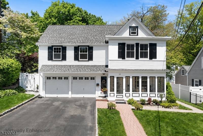Investor opportunity or perfect for an Owner occupant seeking rental income !