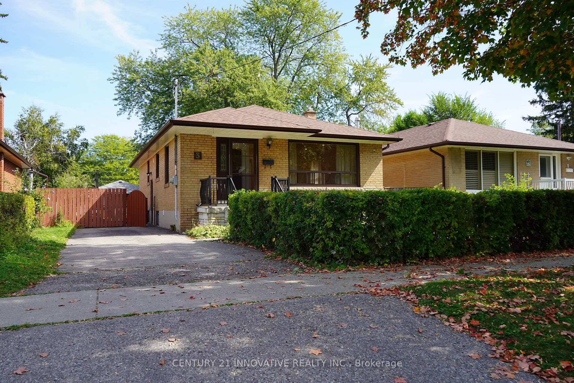 Welcome to this beautiful detached home nestled on a quiet, family friendly dead end street in the desirable Woburn community of Scarborough.