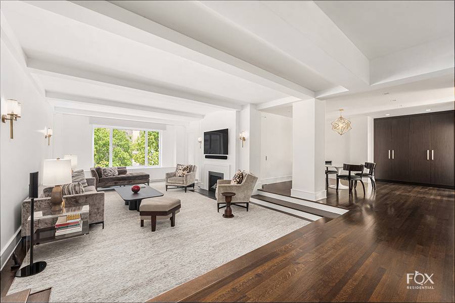 Once in a lifetime opportunity to own a quadruple mint, generously proportioned, prewar classic six which has been transformed into an open, loft like apartment with two en suite bedrooms, ...