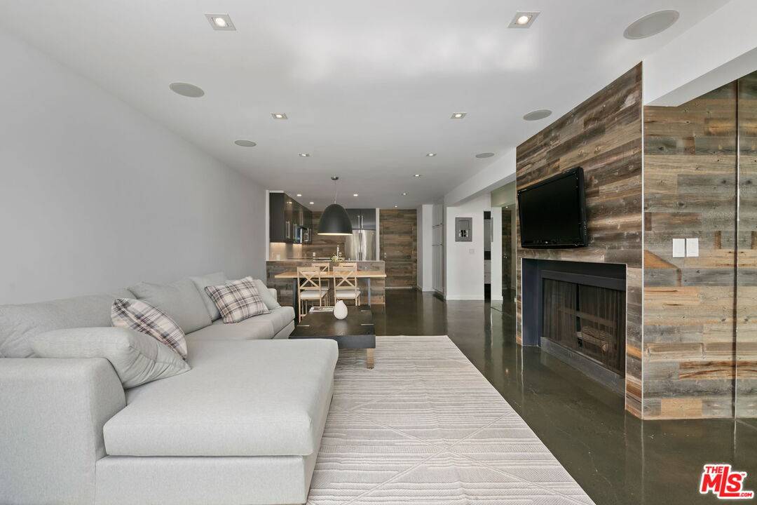 11645   Montana Ave 1BR Brentwood La