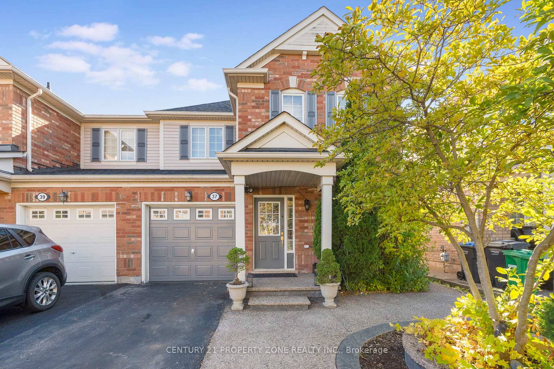 Welcome to this full of light and beautifully maintained 1, 586 sq.
