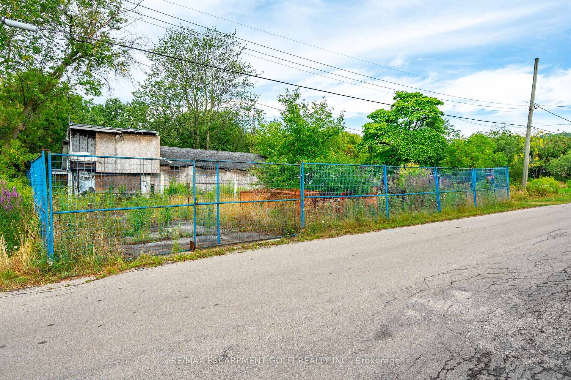 Location, location, location this rare offering provides both privacy and unmatched convenience, with very few neighbours and all the approvals already in place so you can start building immediately.