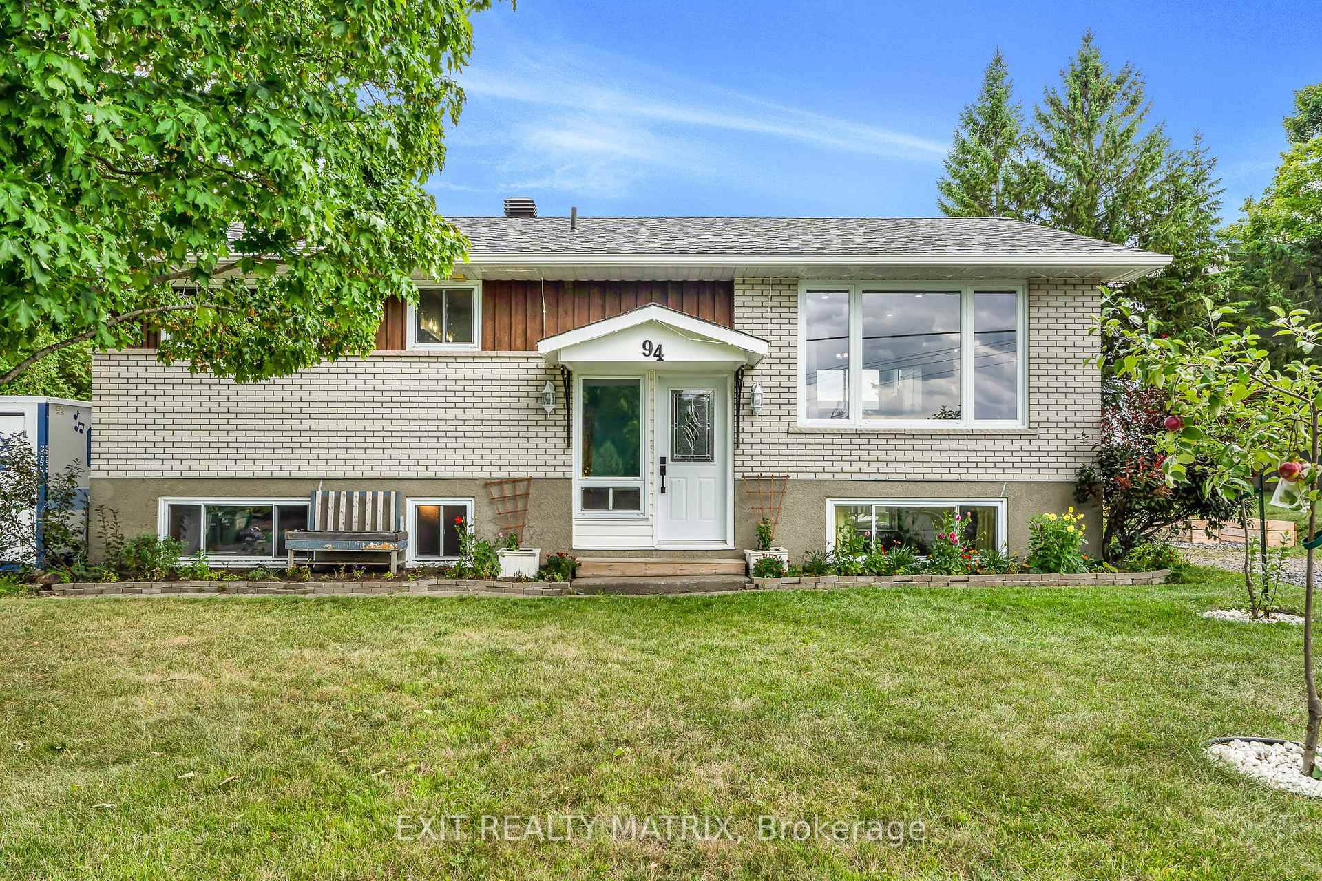 Welcome to this charming bungalow in Alexandria, designed with comfort and functionality in mind.