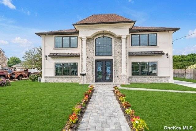 newly constructed 1 family house sitting on a spacious 75x100 lot.