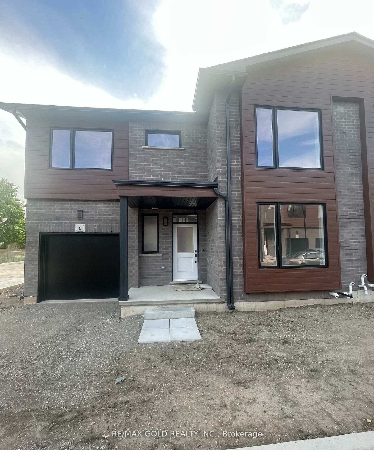 Upgraded and Almost New End Unit Townhouse Available for lease in great neighborhood.