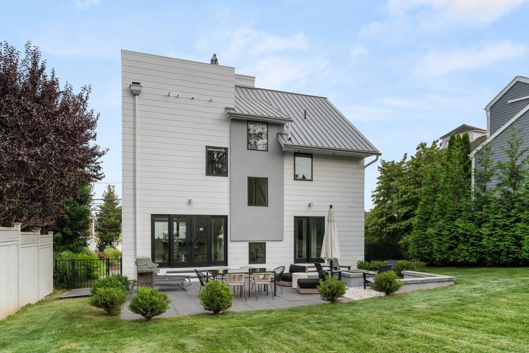 Compo Beach, Westport now available as a full year rental.
