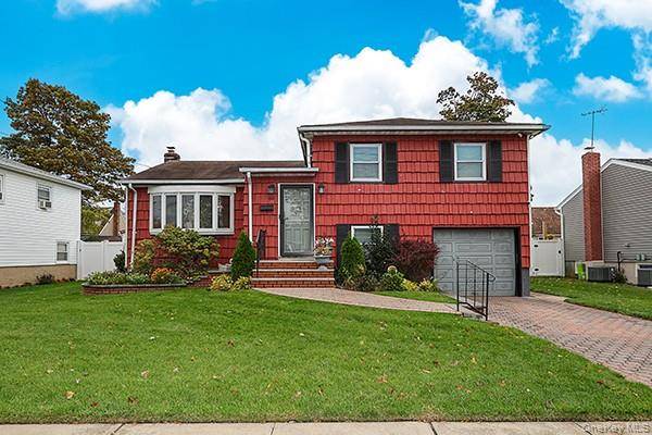 Welcome to 64 Conlon Road, a beautifully maintained residence that offers the perfect blend of comfort and space.