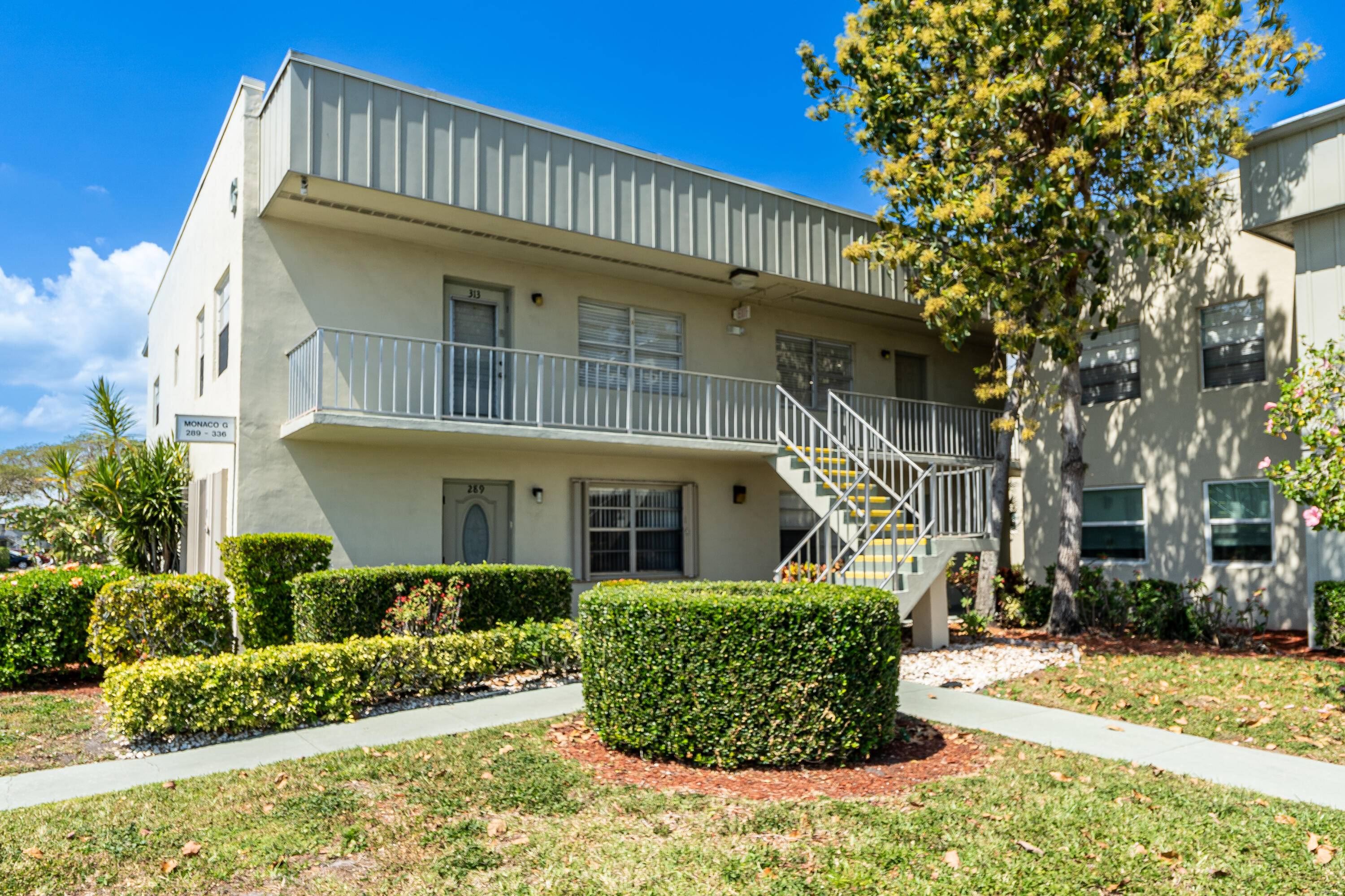 Lavishly renovated 2 bedroom, 2 bath now available in King's Point, one of Delray Beach's premier active adult communities.