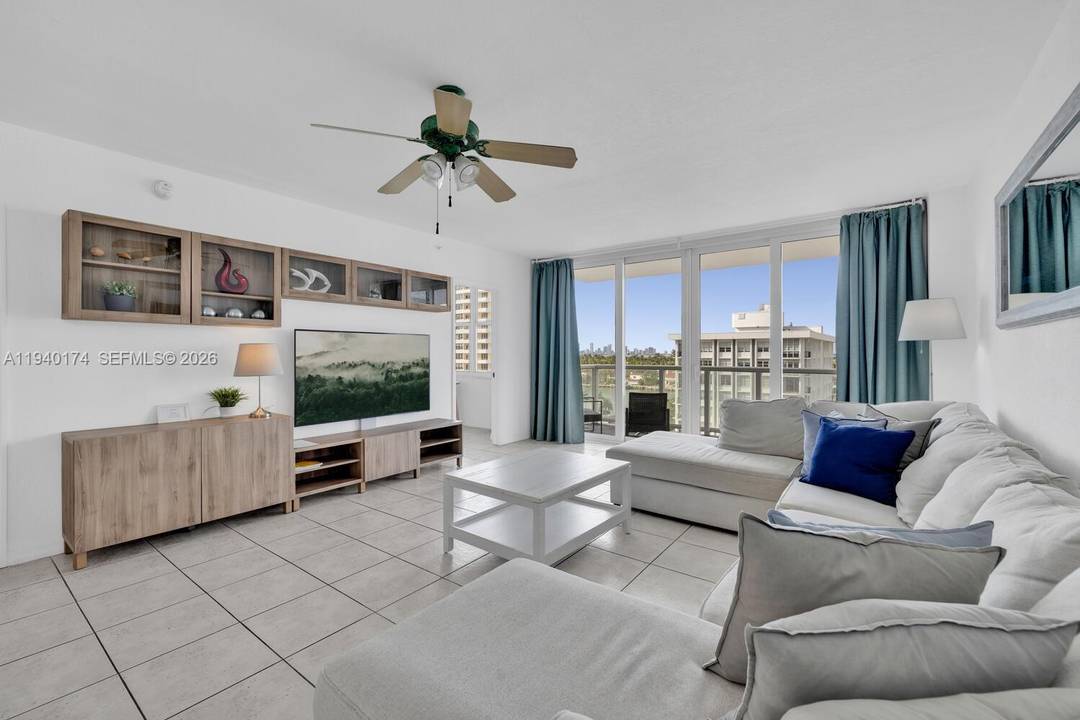 Welcome to your perfect beachfront getaway !