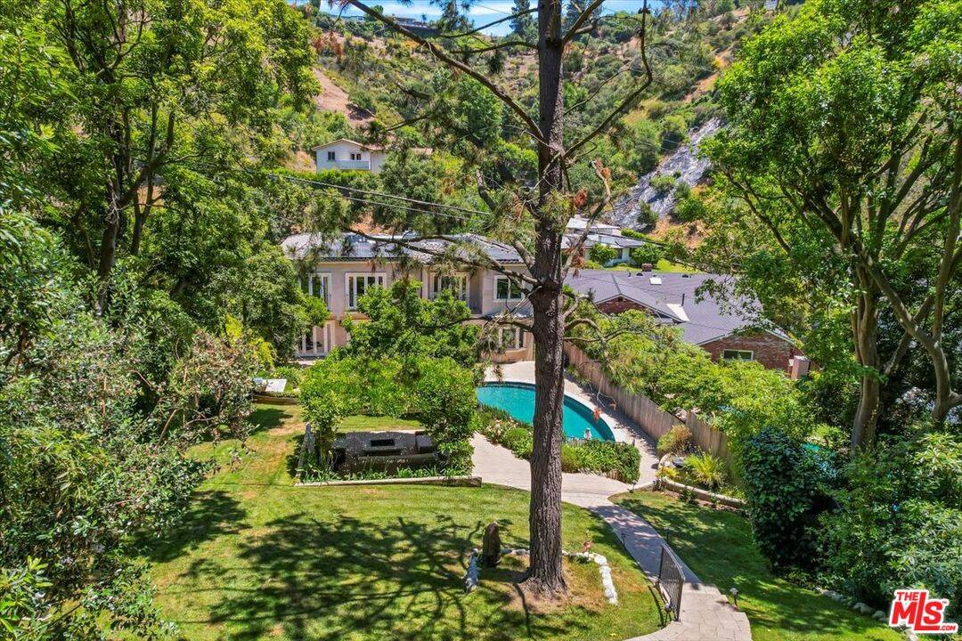 1701 Roscomare Rd 7BR Bel Air La