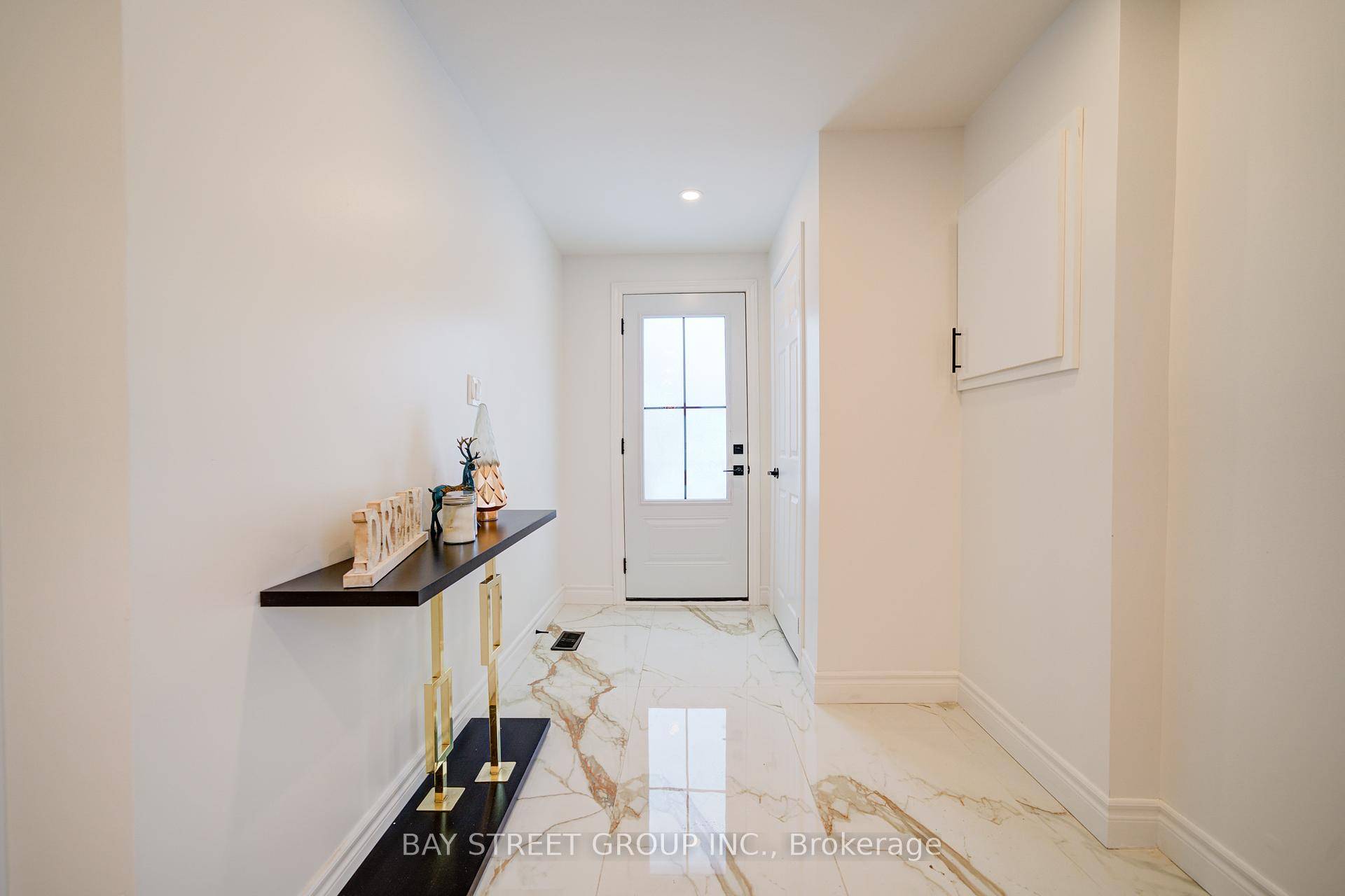 Welcome to the Cozy, Spacious amp ; Sunny 3 Bedroom 3 Bath Bungalow Home Located in the Desirable South Keswick Neighborhood.