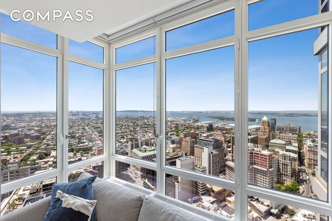 Introducing an oversized three bedroom, three bathroom Downtown Brooklyn penthouse offering panoramic skyline and water views, triple exposure, a highly customized chef s kitchen, central air conditioning and heating, and ...