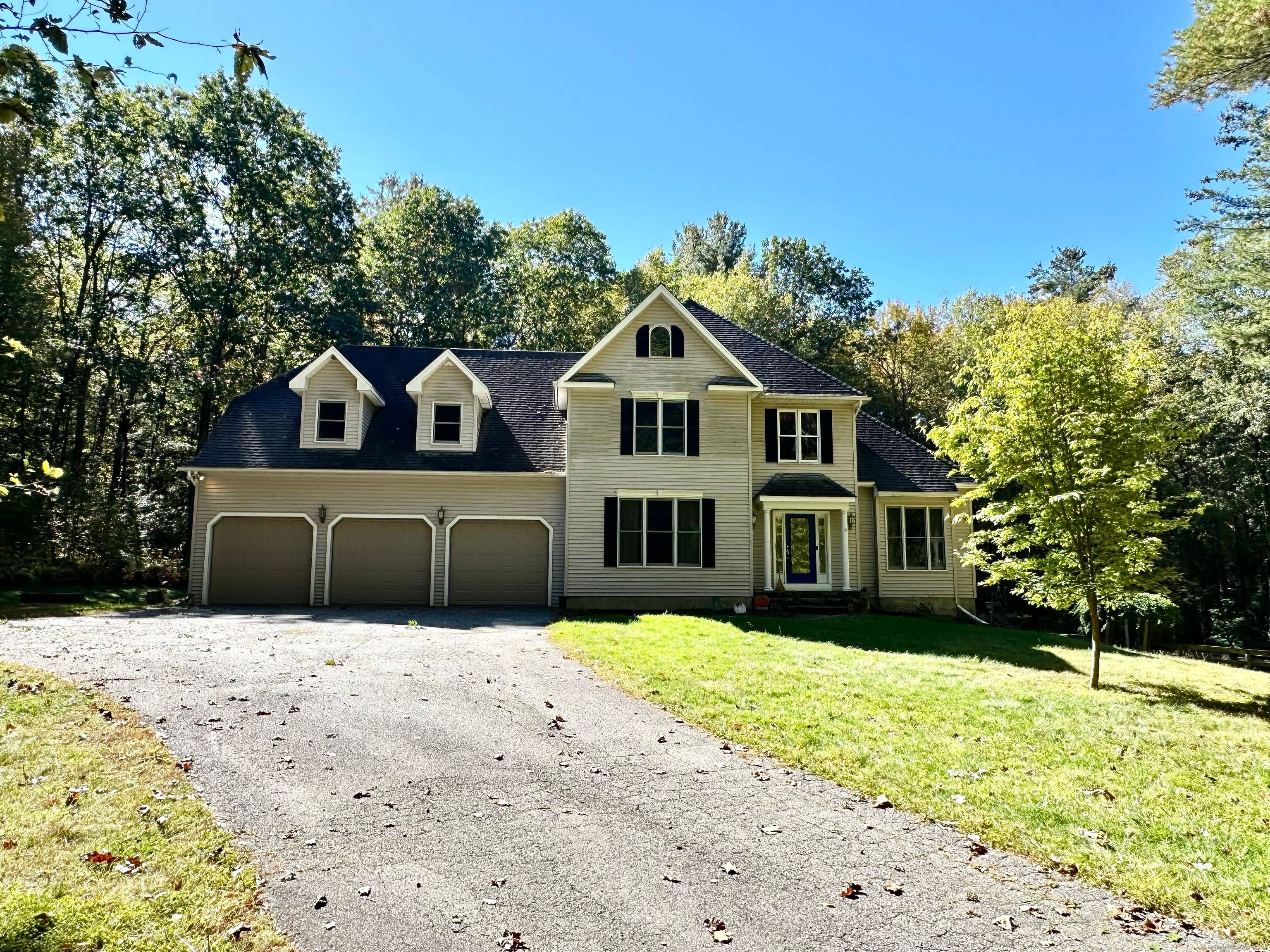 Situated on 6. 22 acres of land, opportunities like this are rare !