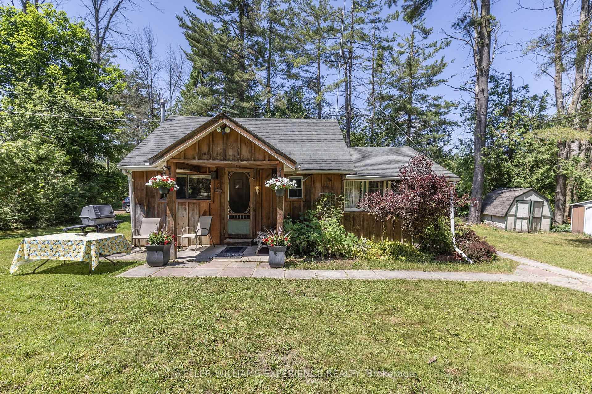 Nestled on a quiet cul de sac in a peaceful waterfront community, this cozy 1 bedroom cottage offers the perfect summer escape.