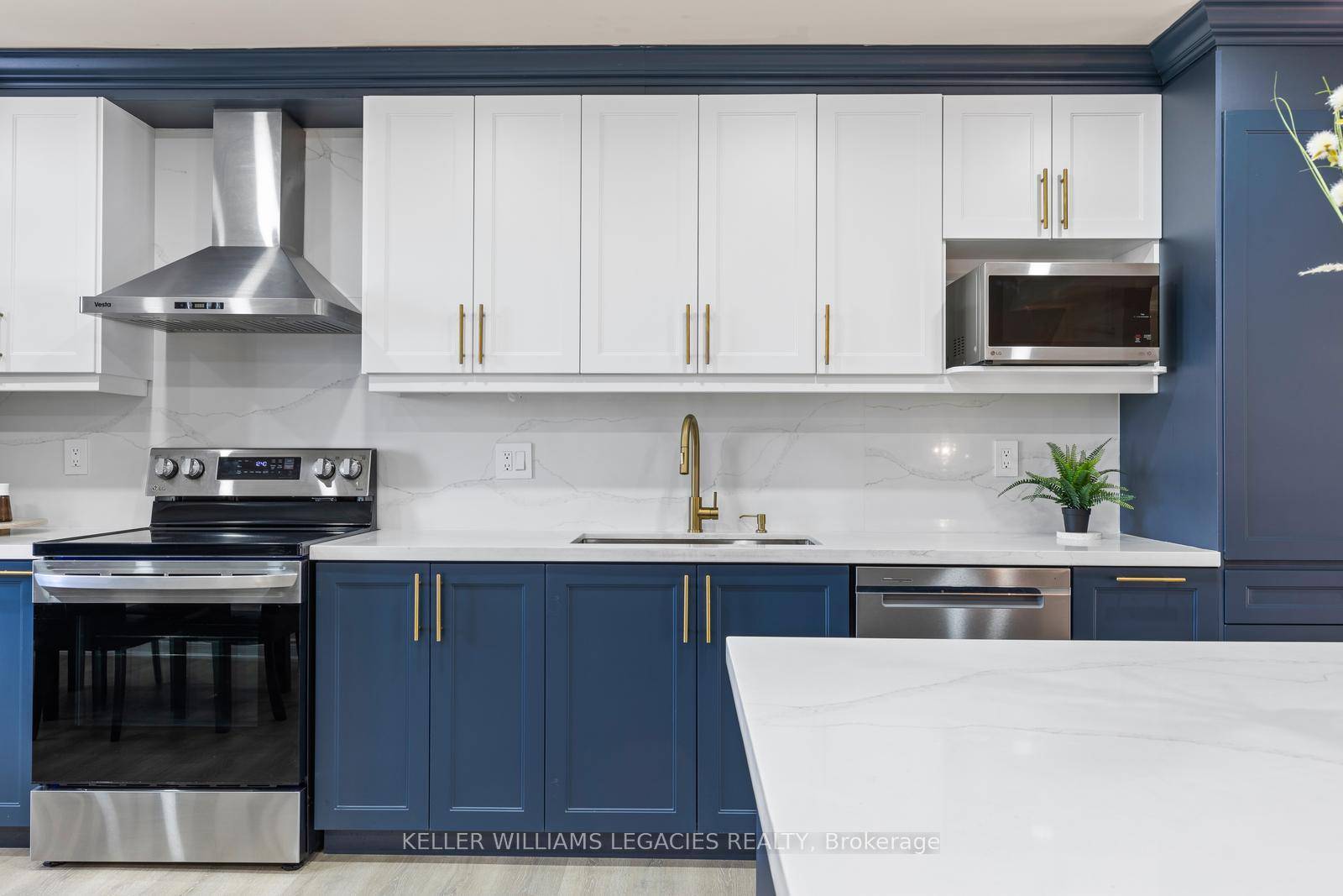 Bright and beautifully maintained, this end unit townhouse is tucked into a quiet, family friendly court with no through traffic and access to a private park.