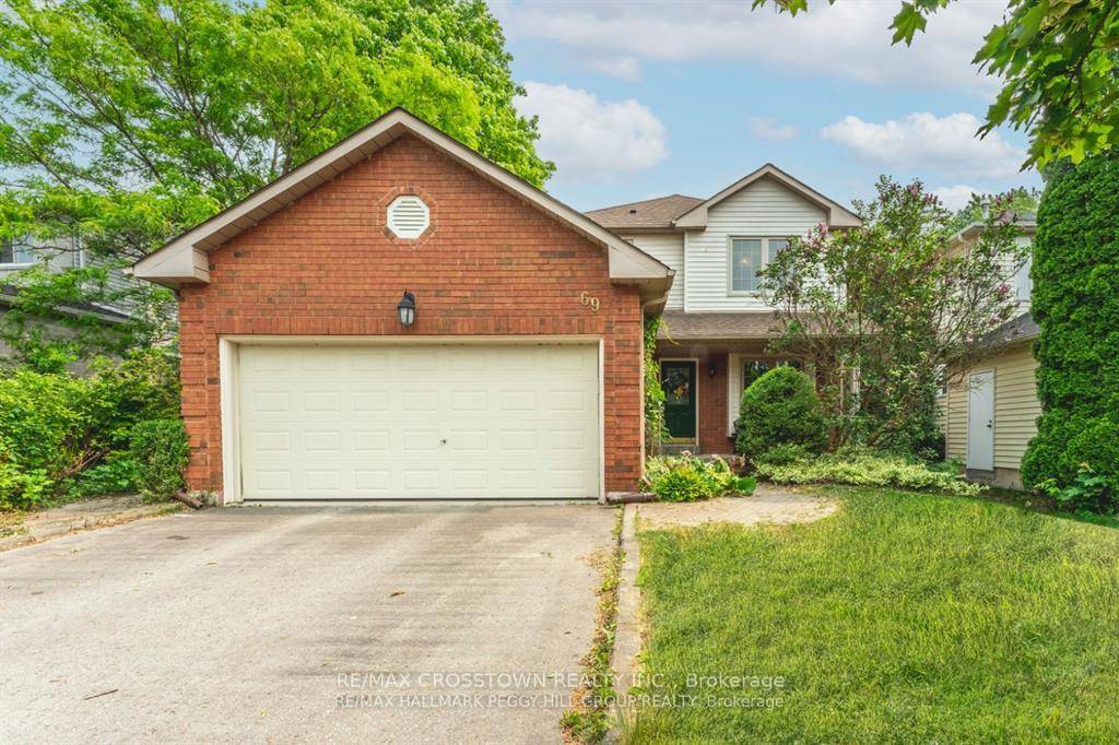 Fully renovated 3 bedroom home in Barrie's South end.