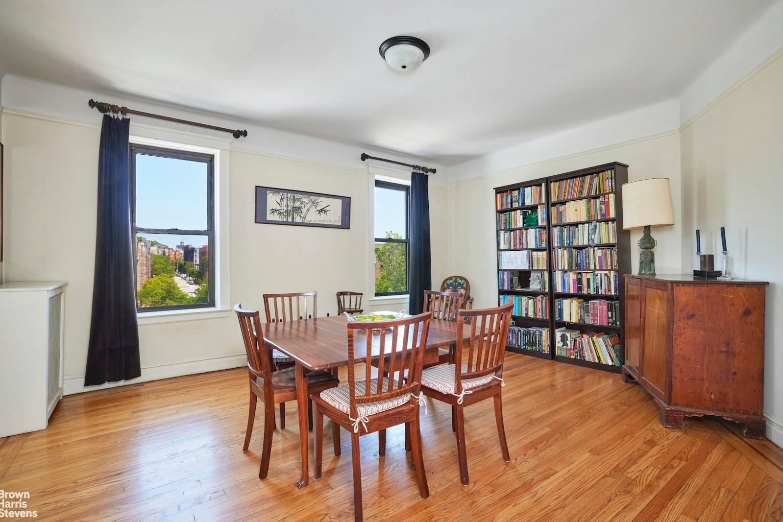 Welcome to 1825 Riverside Drive, Apt 6B !