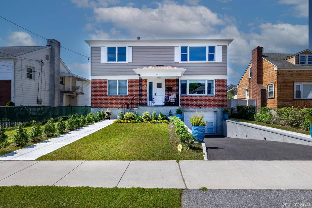 Welcome to Silver Lake and 107 E Woodside Avenue, Unit 2.