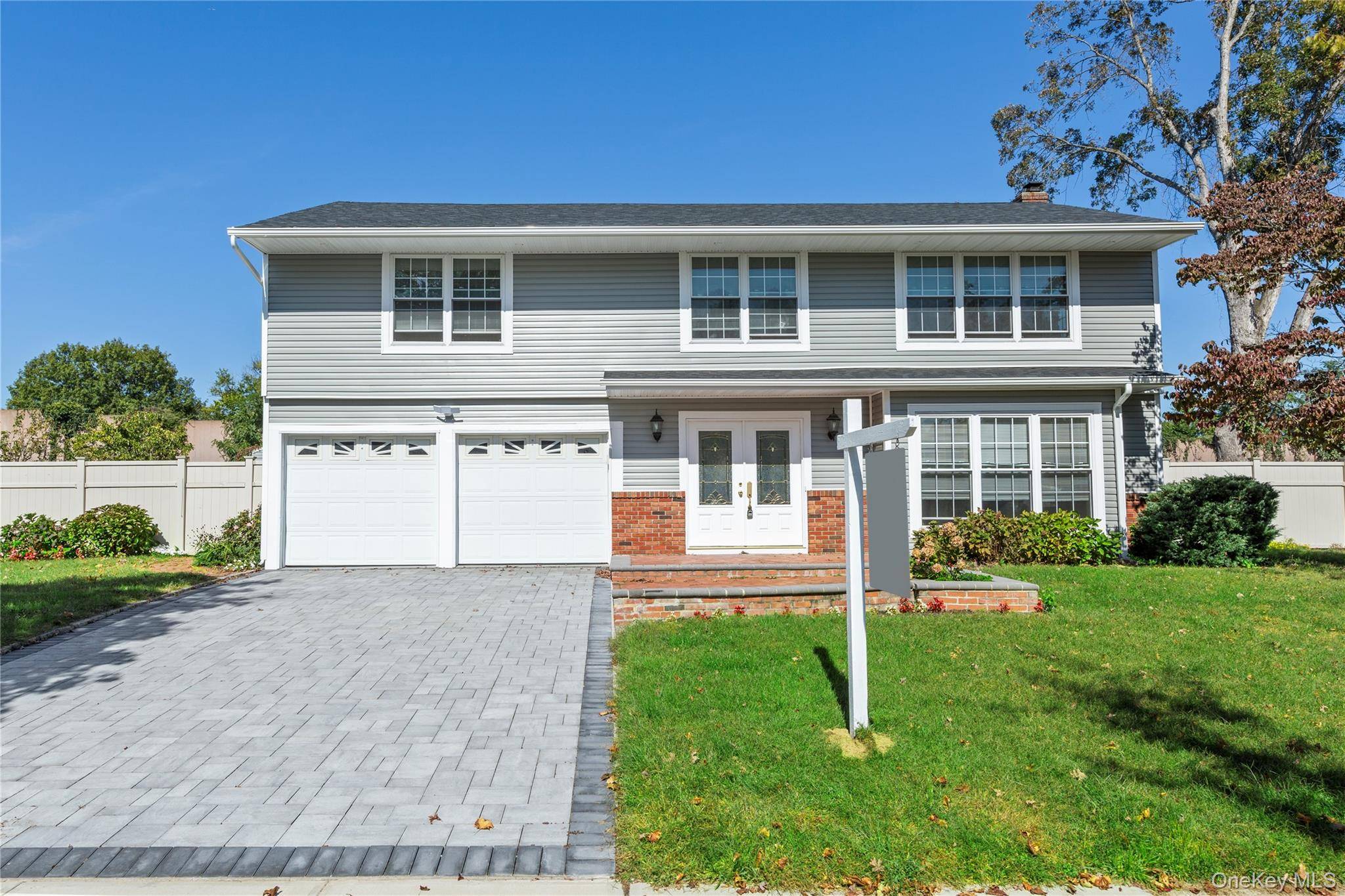 Stunning Brookfield Colonial in Hauppauge, 5 Bedrooms, 4.