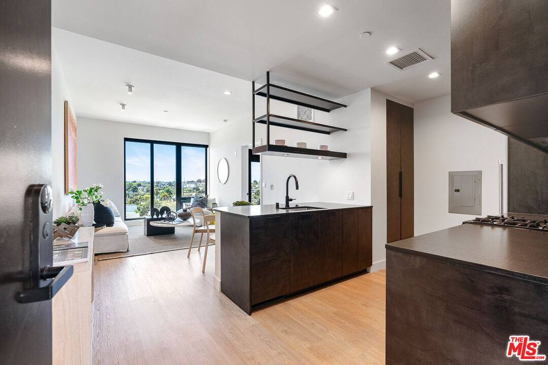 10700 Tabor St 1BR La