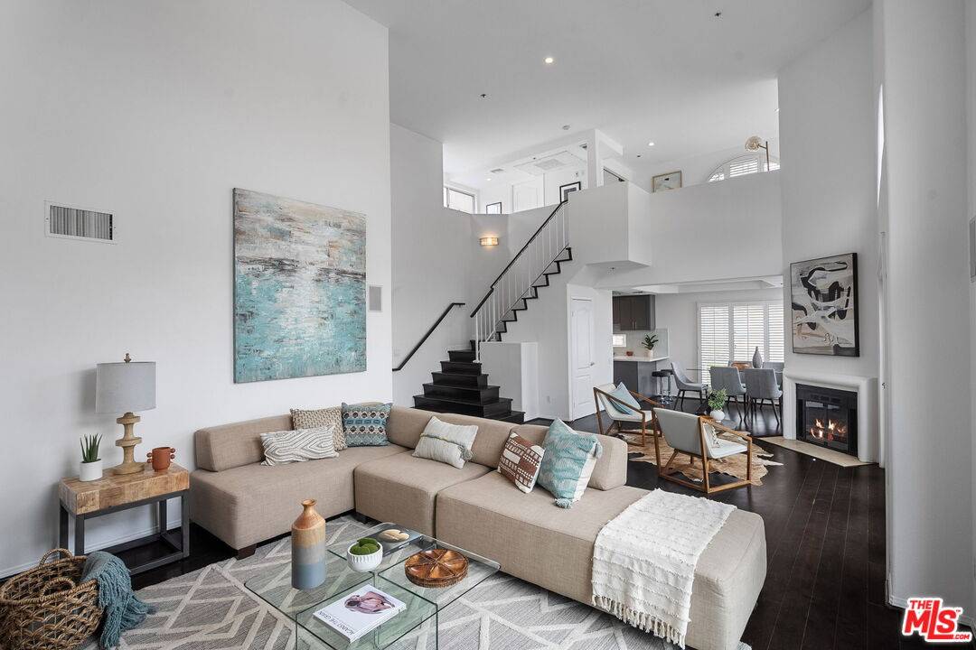 11855   Goshen Ave 2.0 Brentwood LA