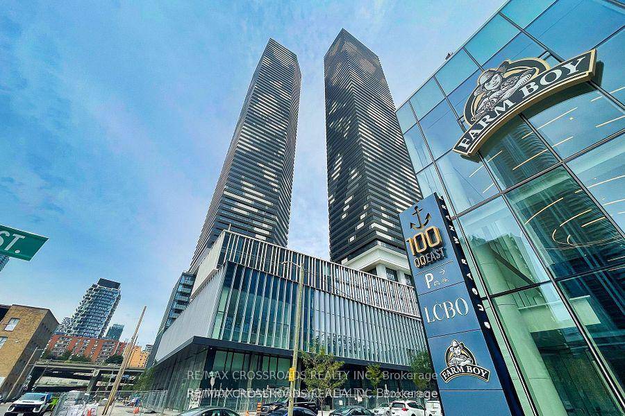 Sugar Wharf Luxury Condo By Menkes !