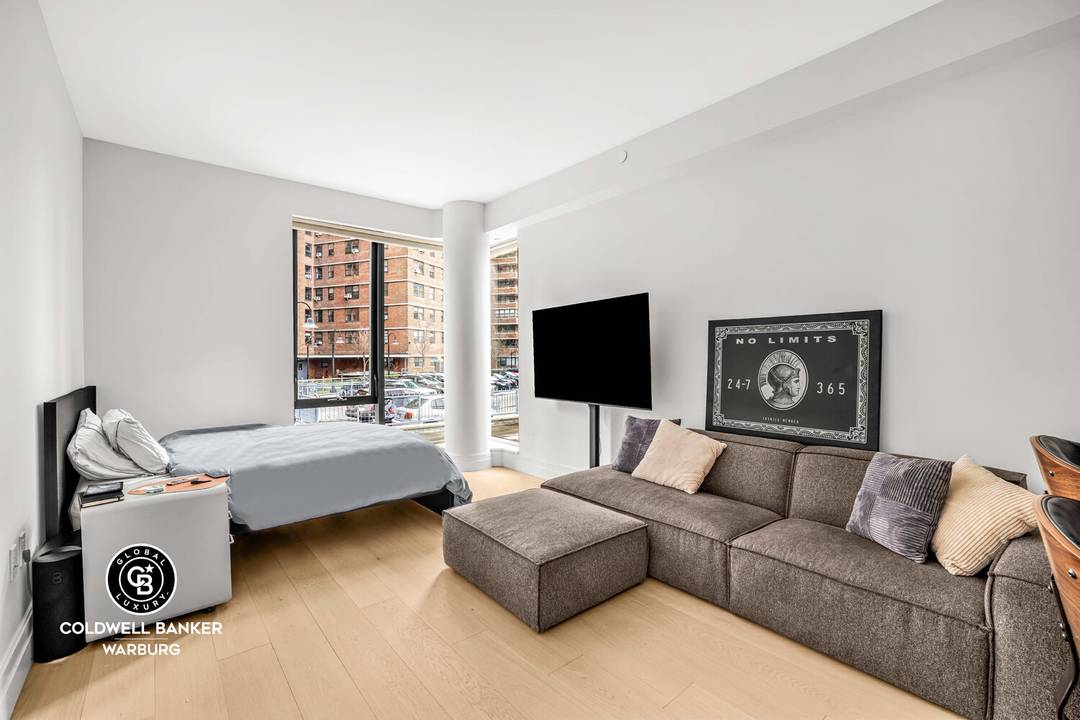 Introducing a brand new, never lived in oversized studio residence at 222 East Broadway, a premier new condominium in the heart of the Lower East Side.