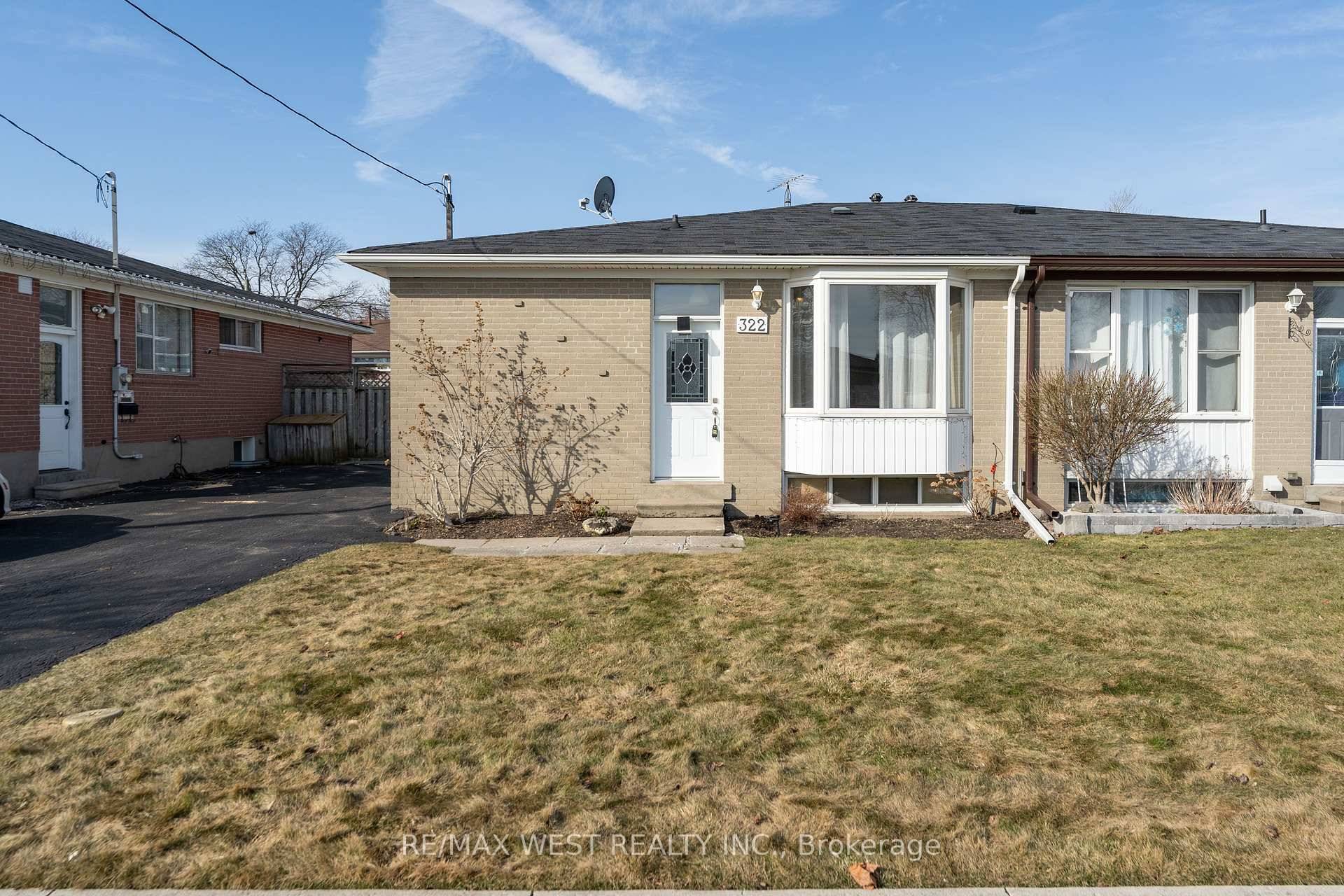 Beautifully maintained 3 bedroom semi detached raised bungalow in Whitby's sought after community, perfectly move in ready !