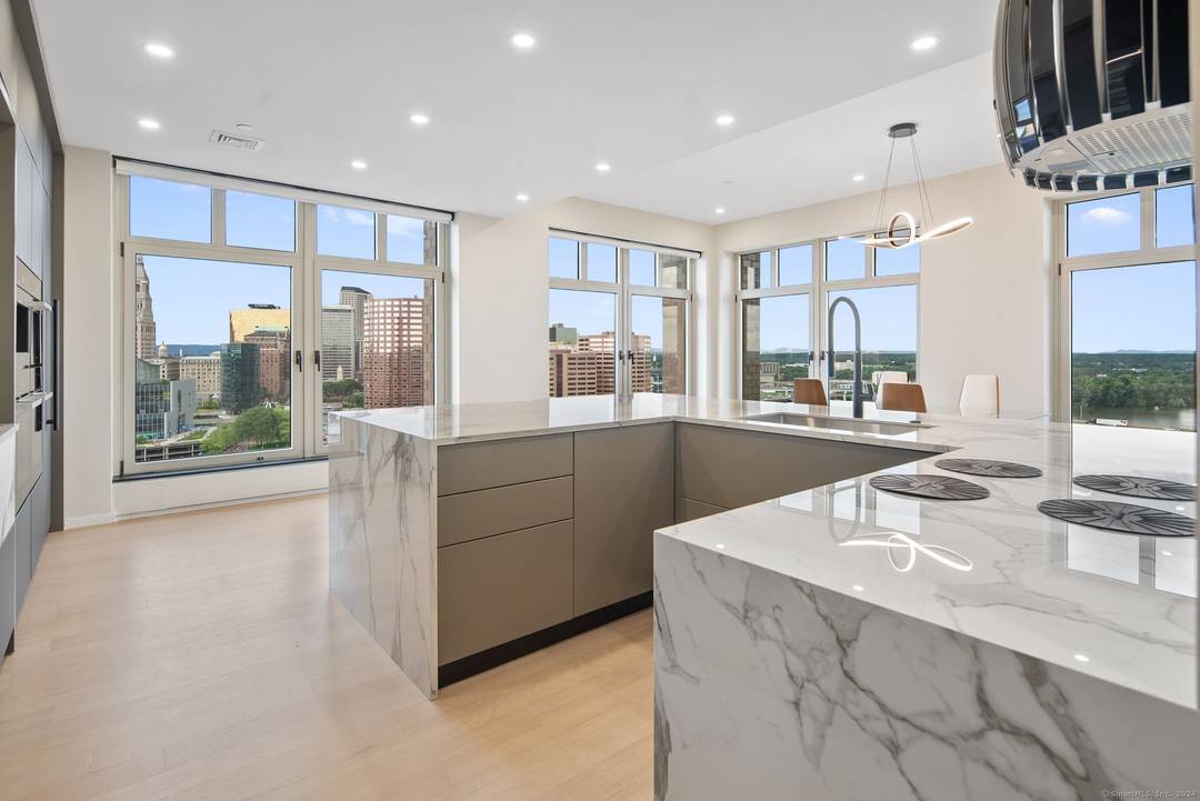 Stunning Penthouse ! State of the art, with 360 views of the Capital City and beyond !