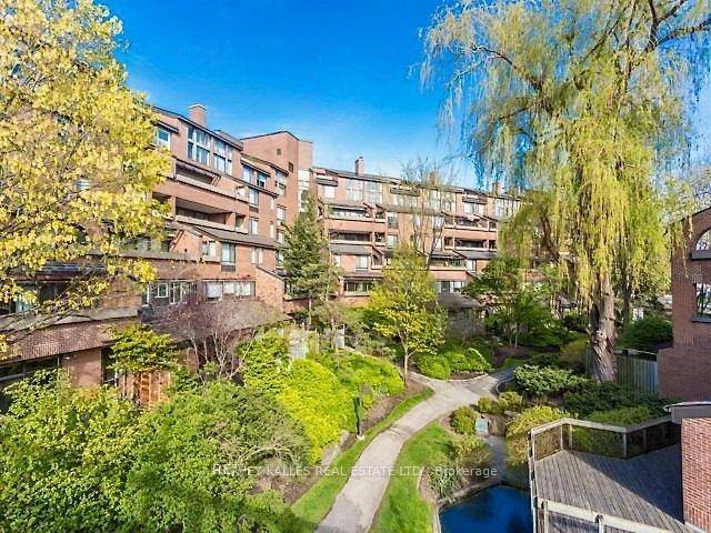 Light 'N Bright Thorough High End Renovation With An Oversized Terrace.