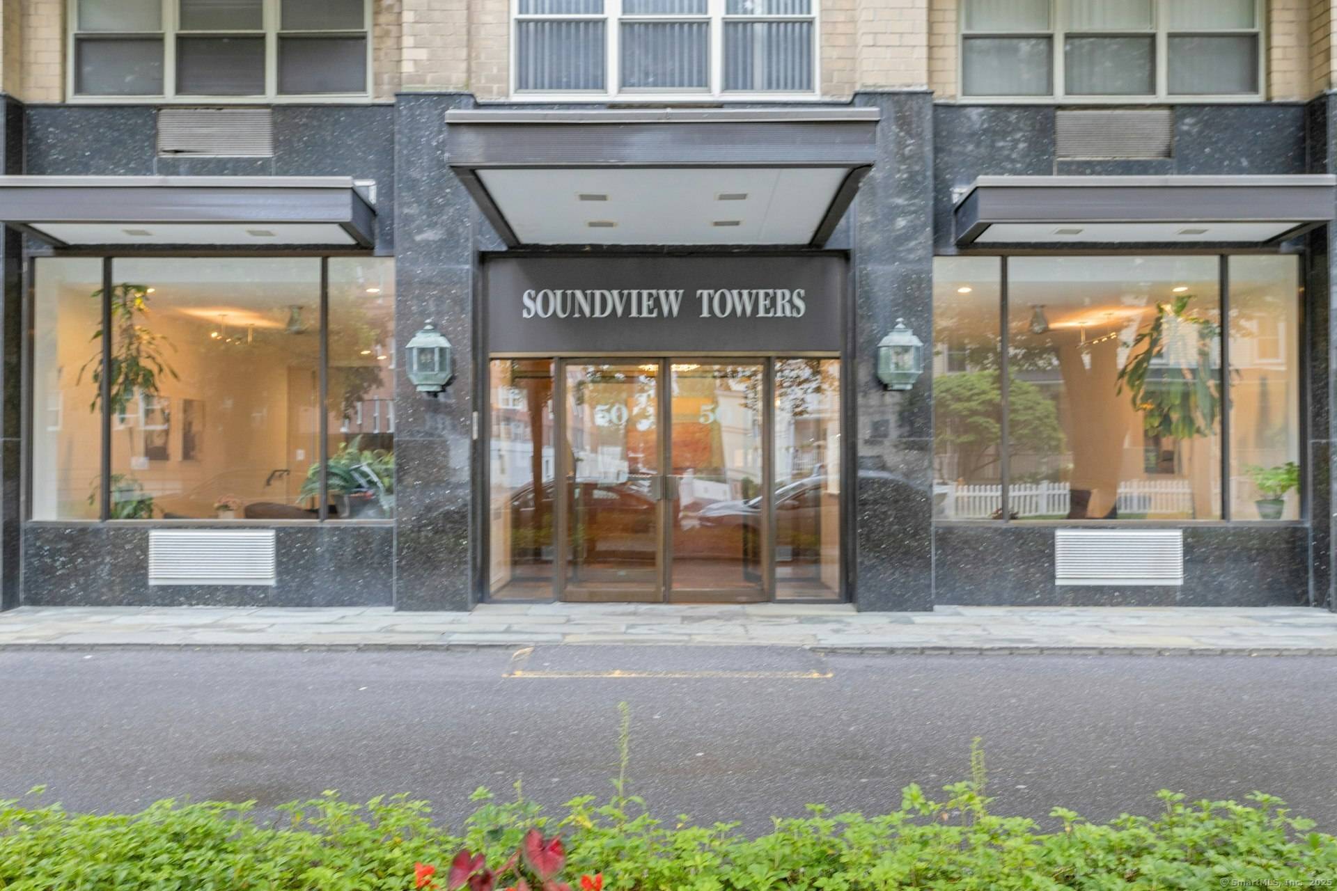 This sophisticated 3 bedroom, 3 bath corner unit is situated in a desirable high rise, just minutes from Stamford's vibrant shopping, dining, and entertainment scene.