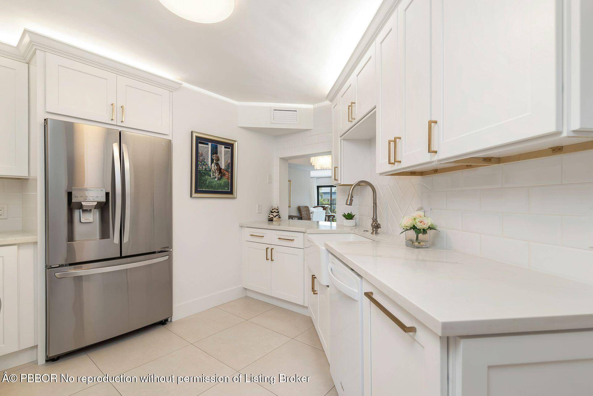 Beautifully updated and move in ready 3BR 2BA condo in the heart of North Palm Beach !
