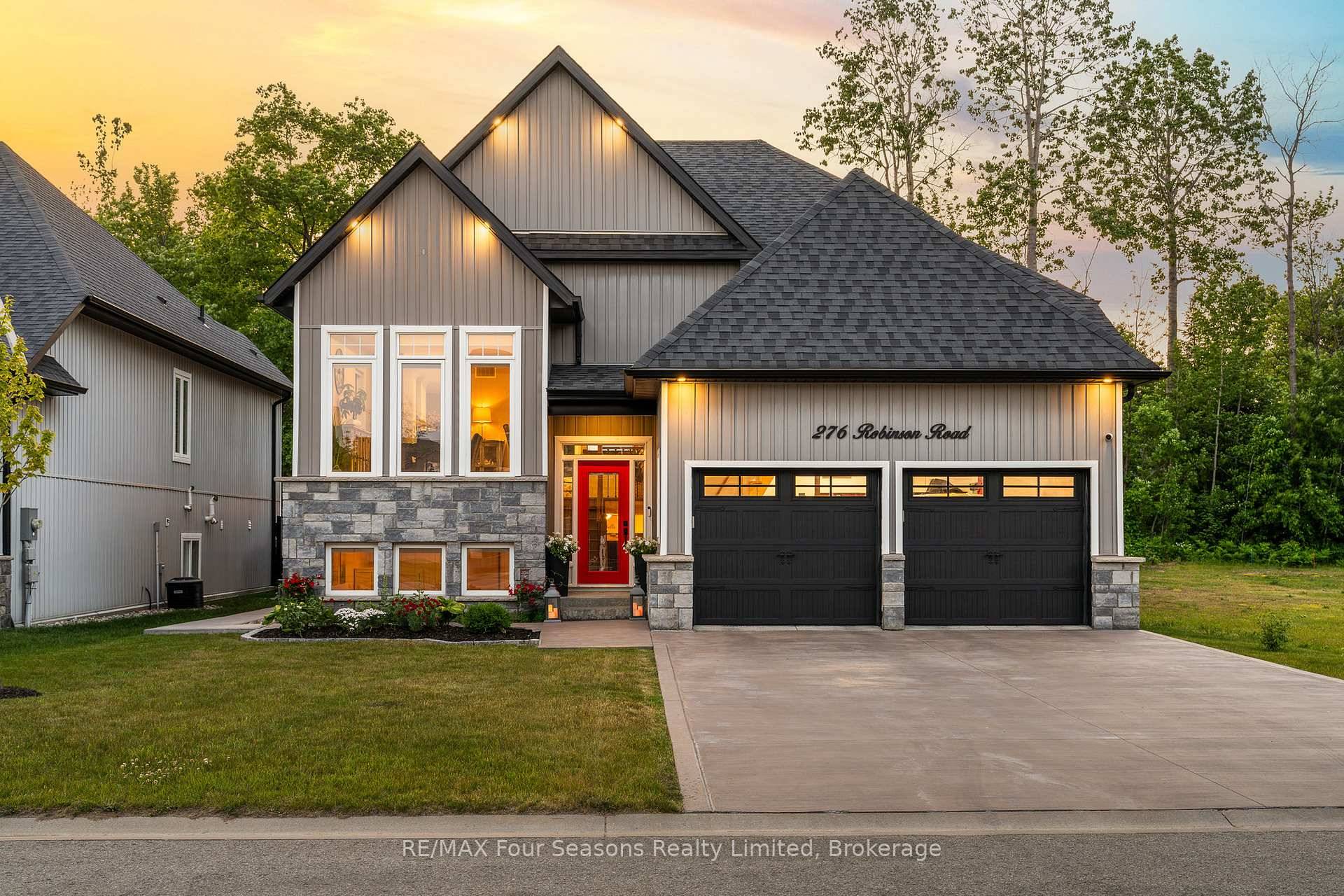 276 ROBINSON ROAD Custom Built 4 Bed, 3 Bath Raised Bungalow with Saltwater Pool in Wasaga Beach Welcome to this stunning home built in 2018 located in a desirable Wasaga ...