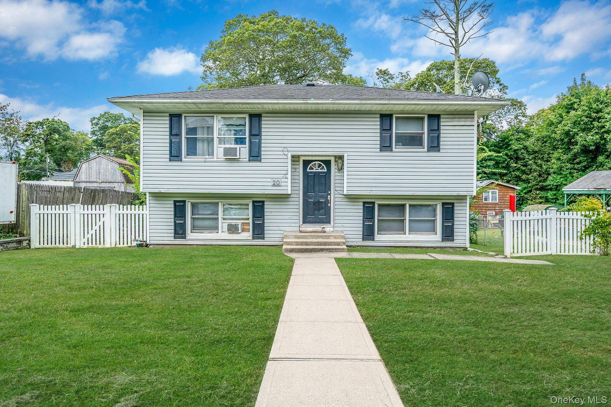 Welcome to an incredible opportunity in Lake Ronkonkoma !