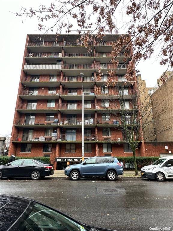 Cozy 2 Bedroom, 1 Bathroom Condo in the Heart of Flushing This well maintained condo offers a fantastic location with easy access to all that Flushing has to offer.