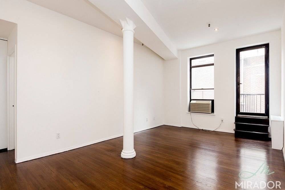 Fabulous new True North one bedroom with extra high ceilings, great natural light, large bedroom, and two small balconies.