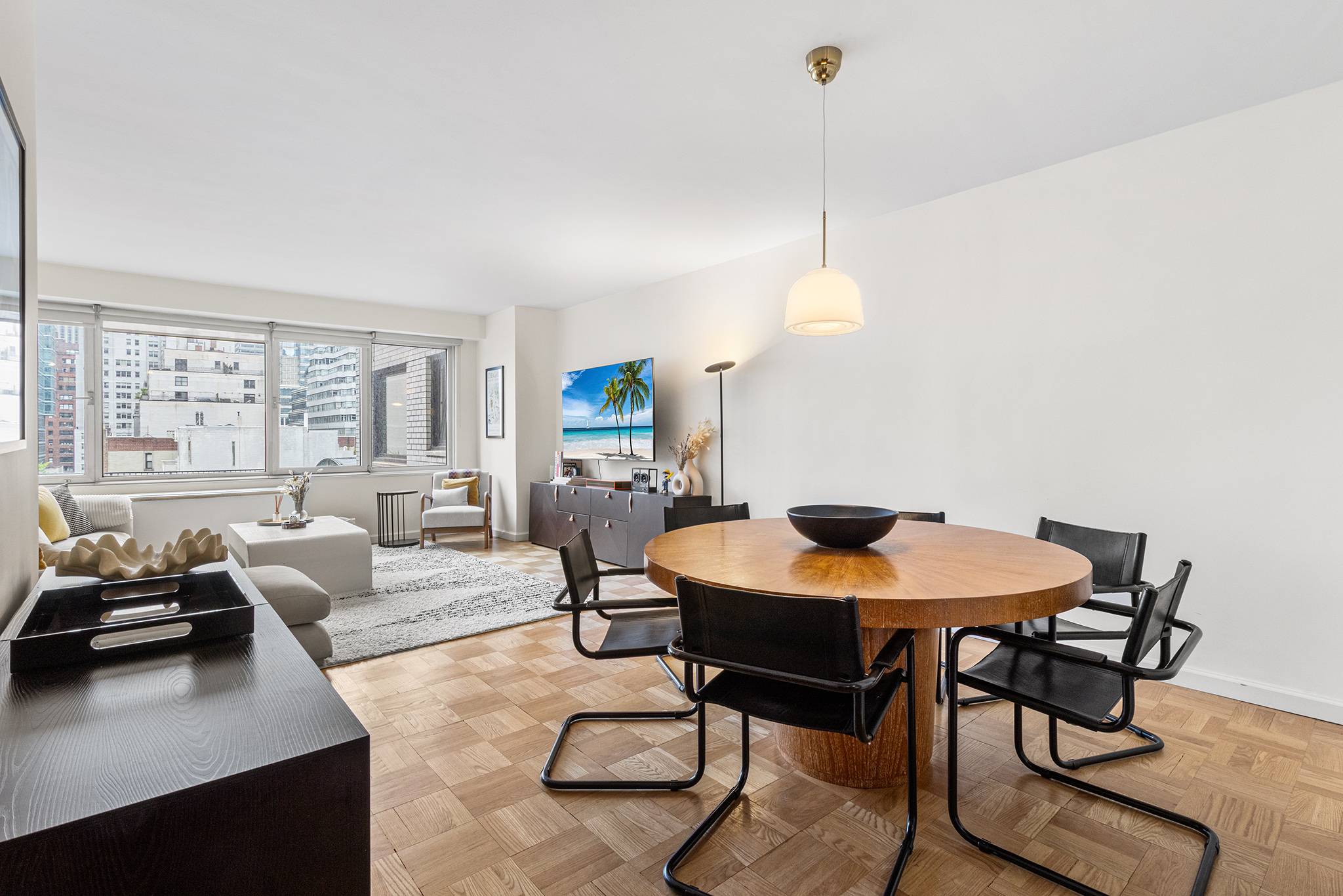 This over sized one bedroom, 1.