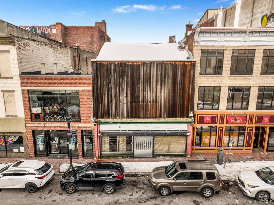 383 Main is a 2 story 7, 280SF commercial building recently vacated by a long time single retail tenant who used the upper floors for storage workshop space and now ...