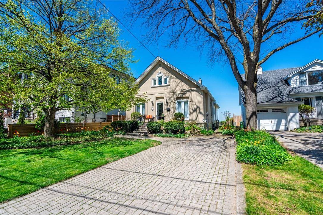 Welcome to 31 Mountain Park Ave, perched on the escarpment overlooking Downtown Hamilton, the Hamilton Harbour, Lake Ontario, and on a good day, Toronto in the distance.
