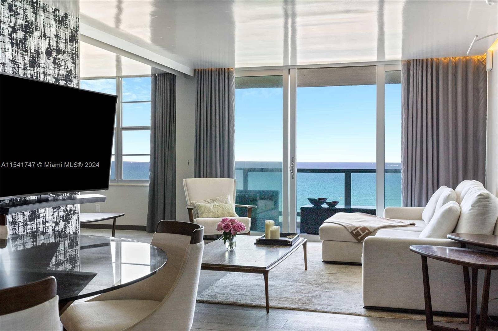 The best unit in the building has a breathtaking direct ocean view.