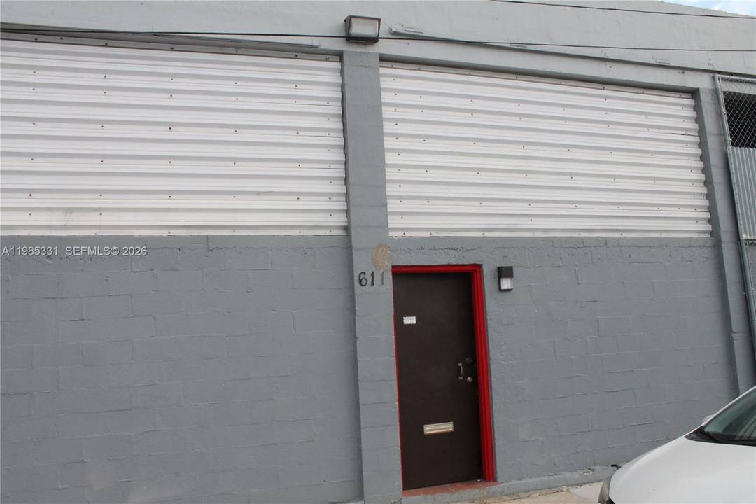 UNIQUE EXCLUSIVITY OF SALE OF TWO LOTS IN THE HEARTS OF MIAMI NEAR THE METRO RAIL STATION AND I 95.