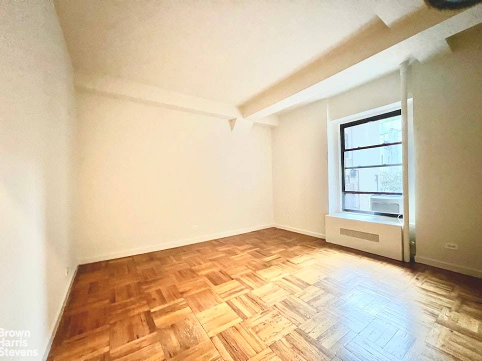 Beautiful Prewar Studio in Prime UES Location Hardwood floors, 3 closets amp ; 10ft ceilings.