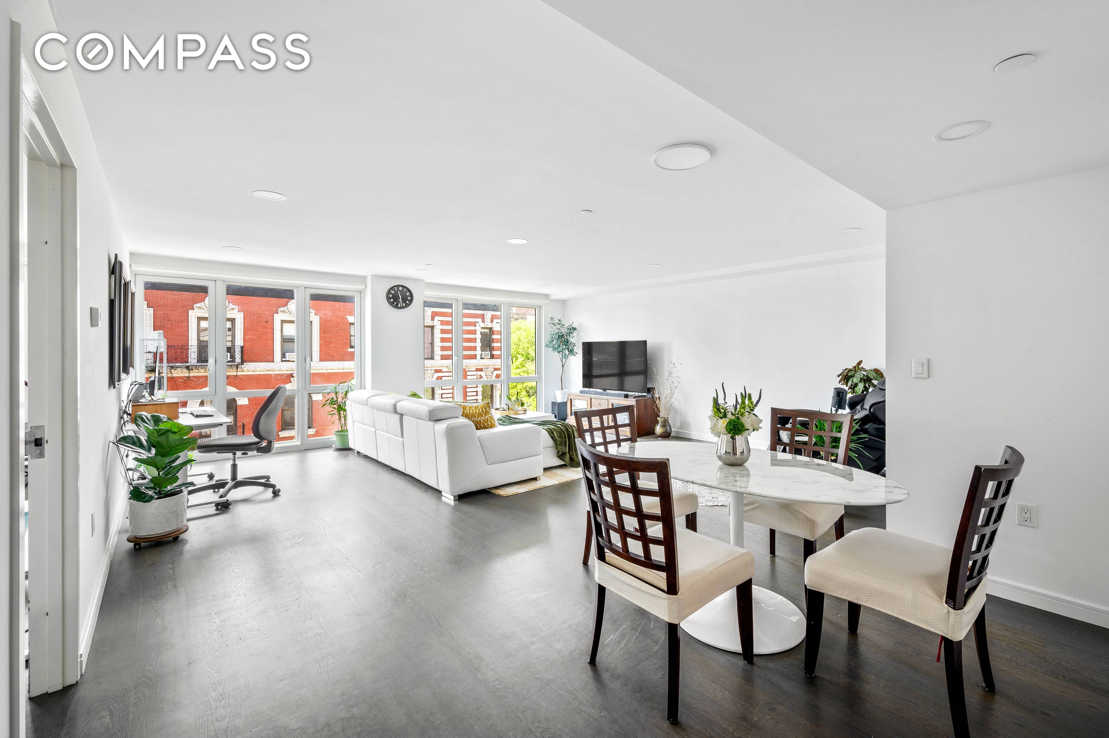 Sun Drenched High Floor 3BR with great sky and Park views !