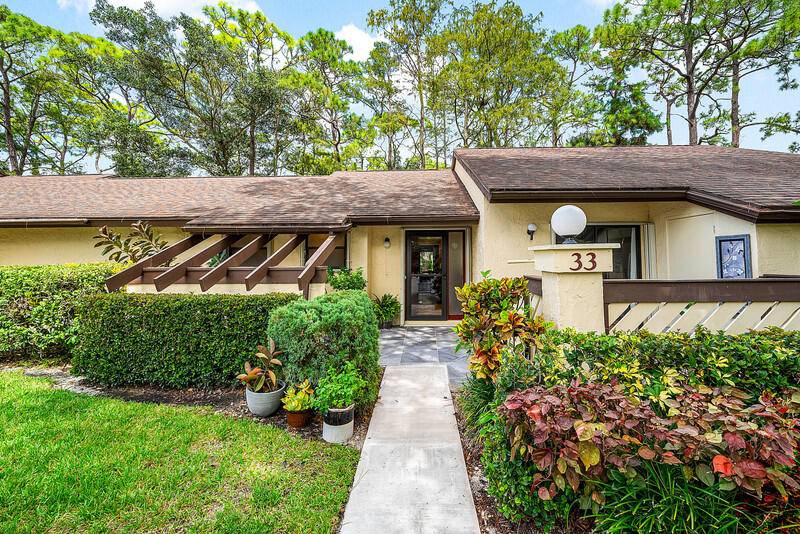 This 2 2 pet friendly Townhouse showcases a top to bottom remodel, with every aspect carefully curated.