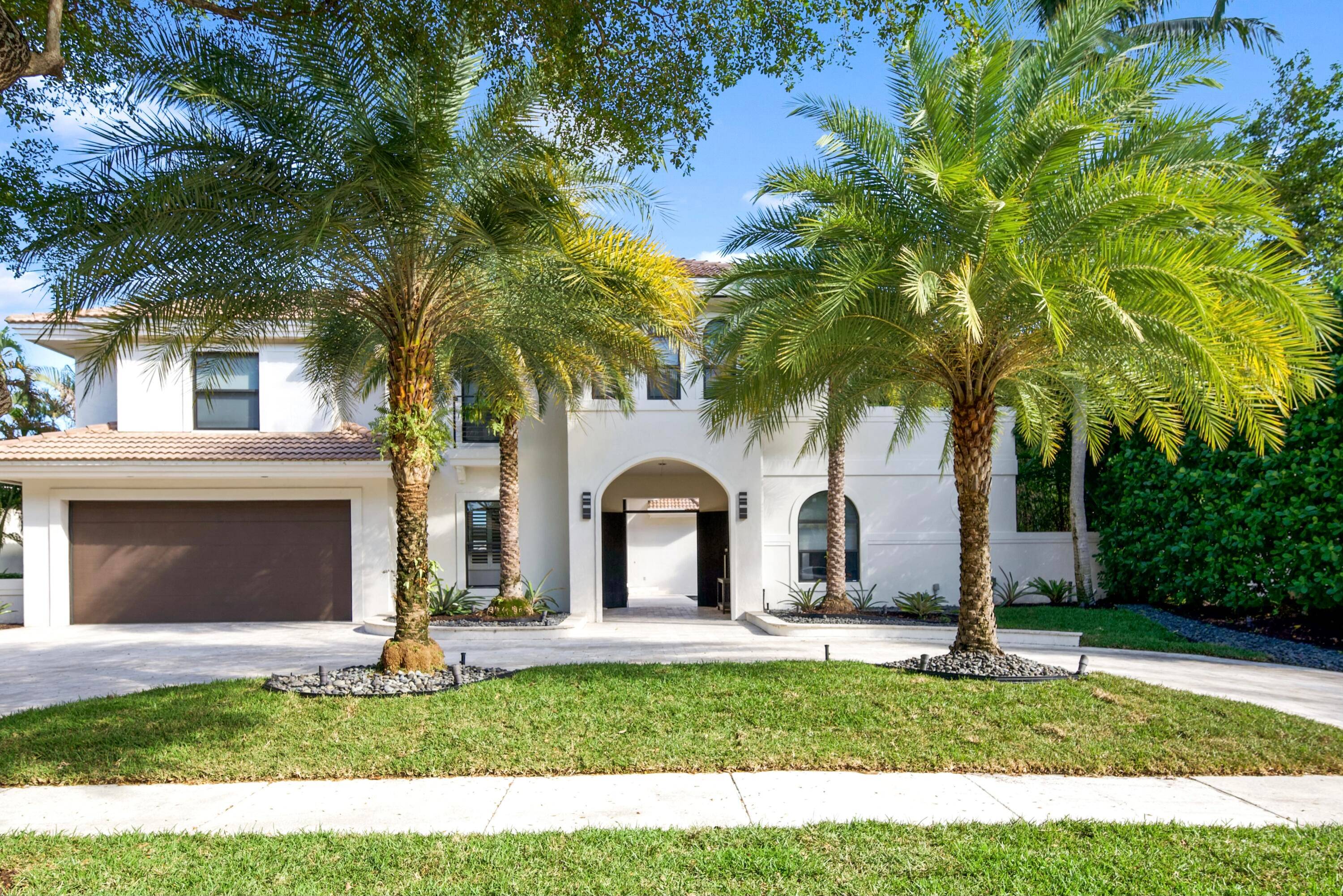 Welcome to your dream home in Seasons.