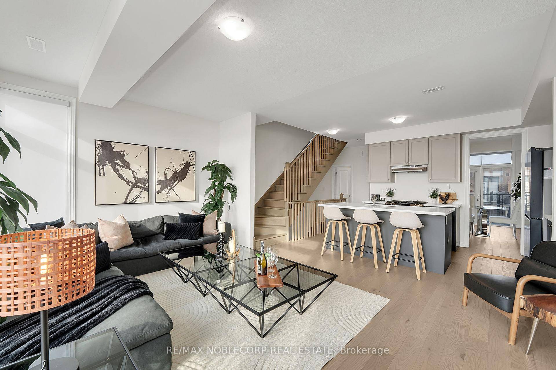 Welcome to this exquisite contemporary end unit townhome in the highly desirable community of Kleinburg !