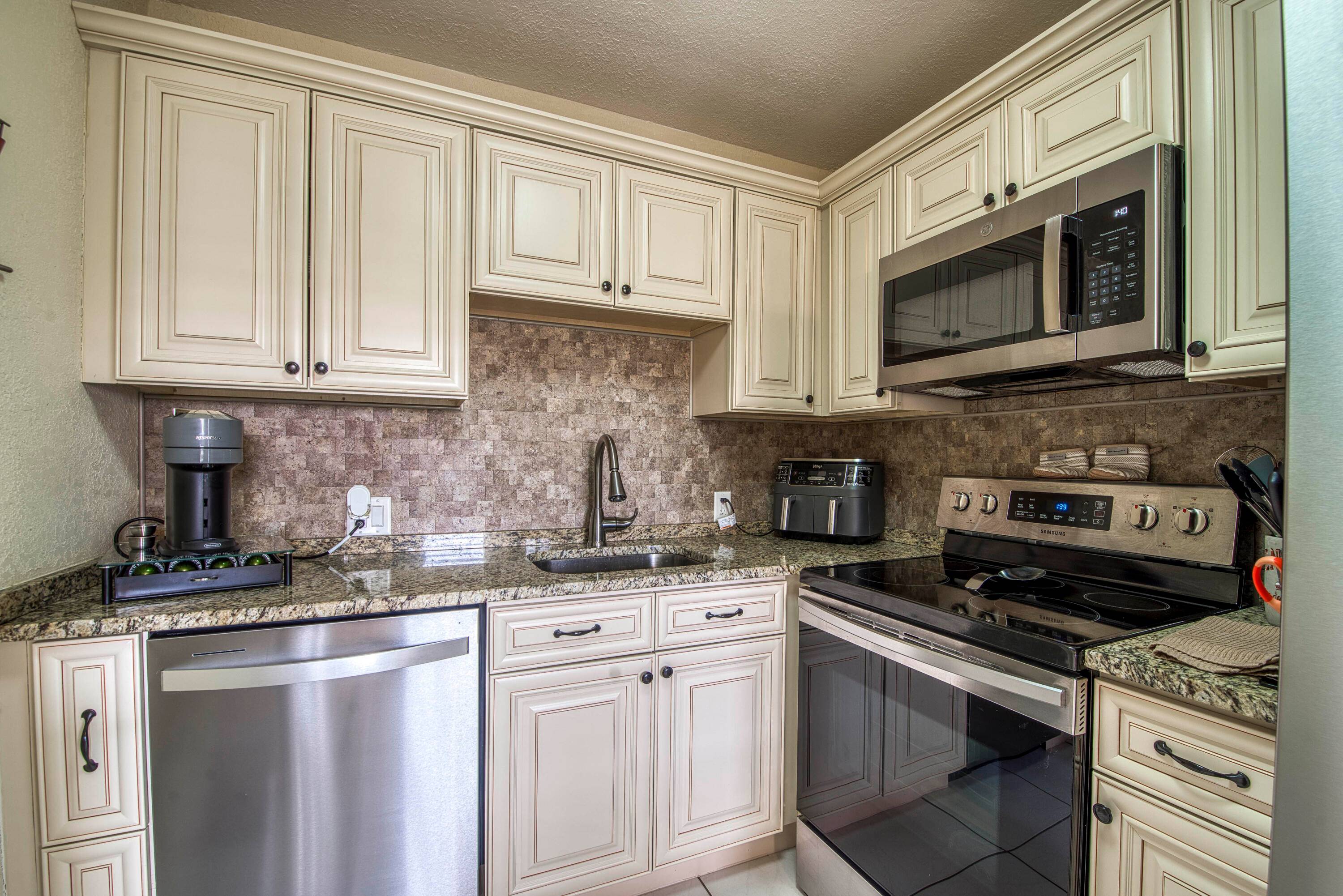 This spacious 2 bedroom, 1.
