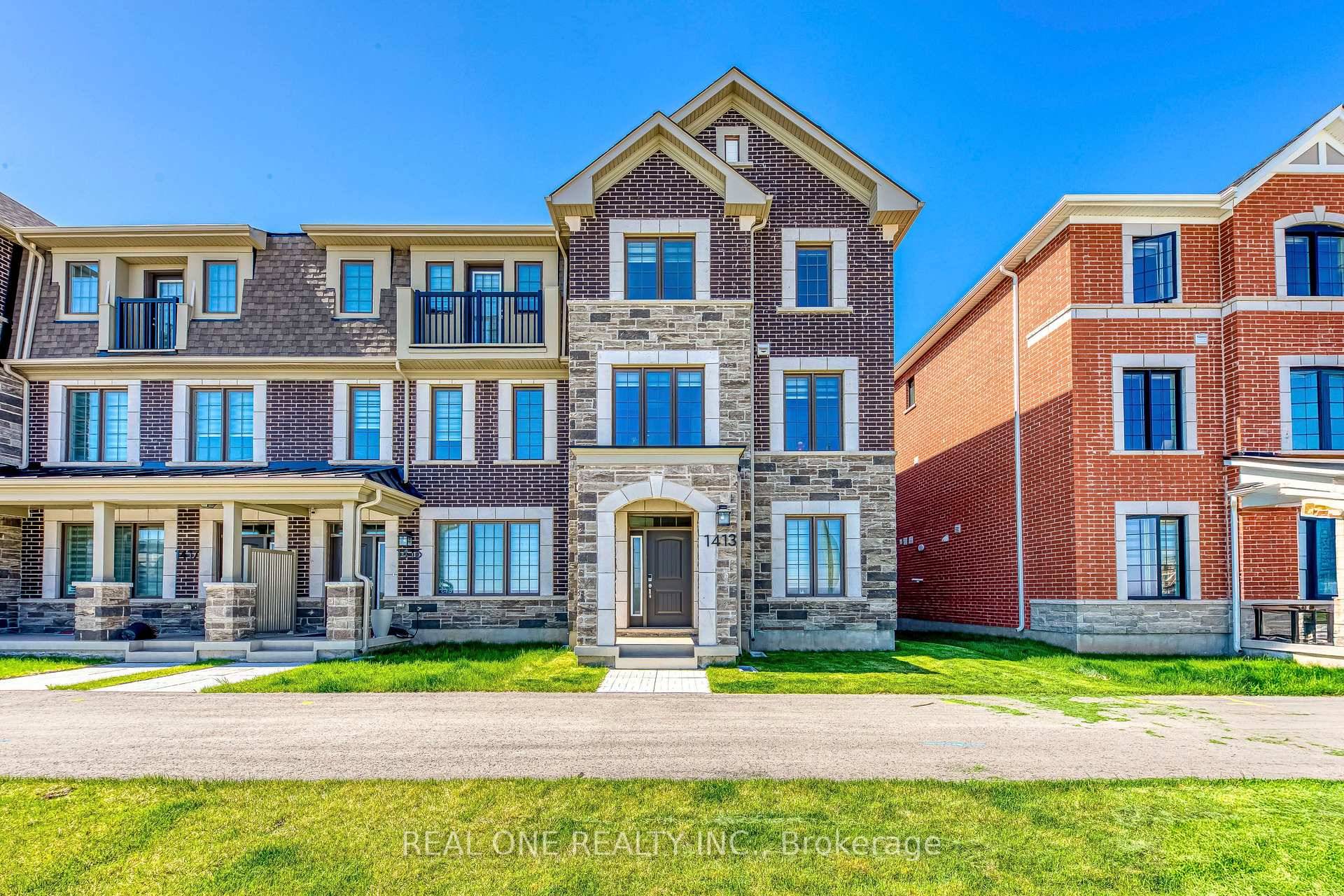 Stunning 1 Year New 3 story End Unit Townhouse in Prime Oakville Location !