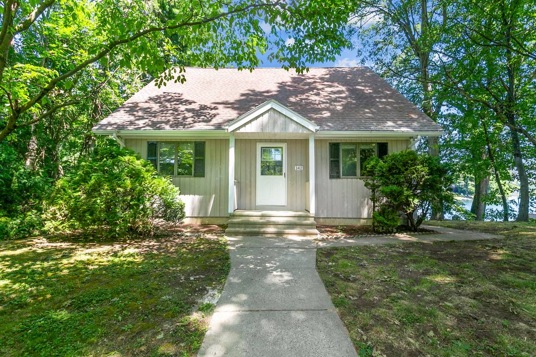 Beautiful Cape Contemporary home with direct access to Lake Forest !